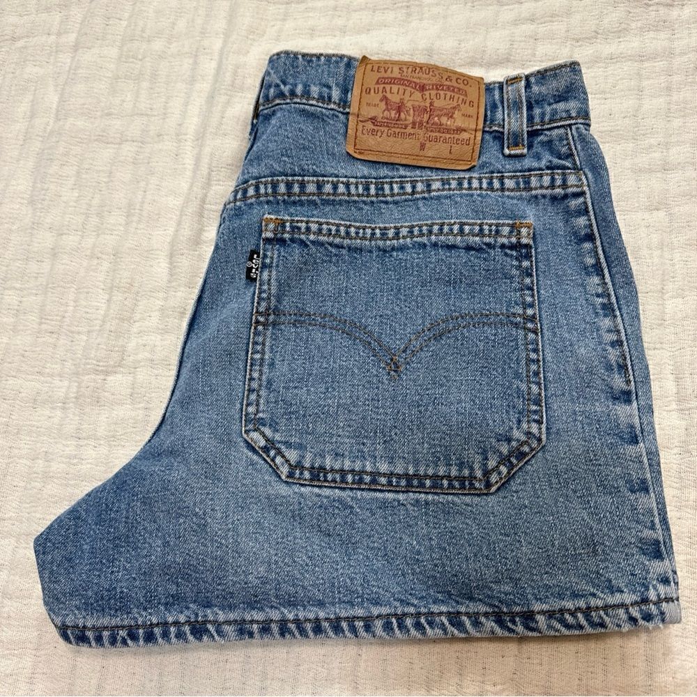 VTG Levis Shorts Womens 11 JR Blue Denim Retro 90s Mom Jean Jorts Black Tab